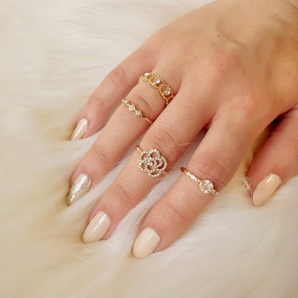 Beautiful Rhinestone Midi Ring Set in Gold